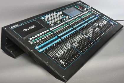 Allen & Heath-QU-32 Chrome mixer, little home use